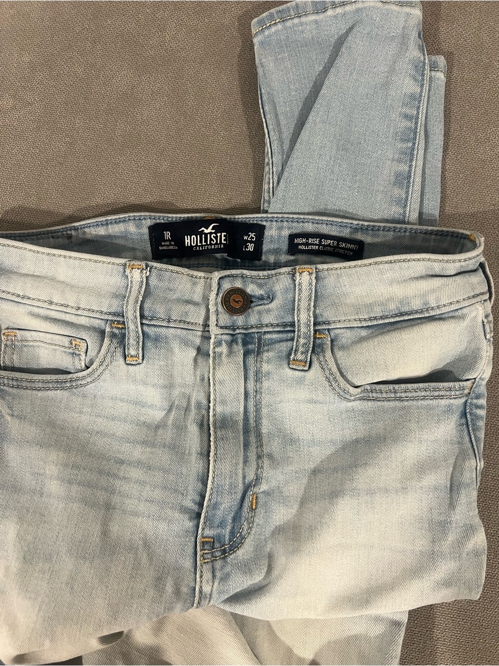 Hollister Women’s Light Blue High-Rise Super Skinny Jeans